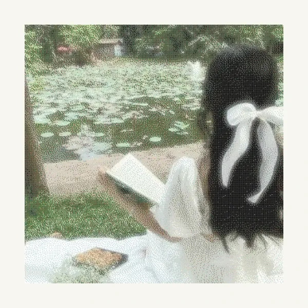 bên bờ hồ chill